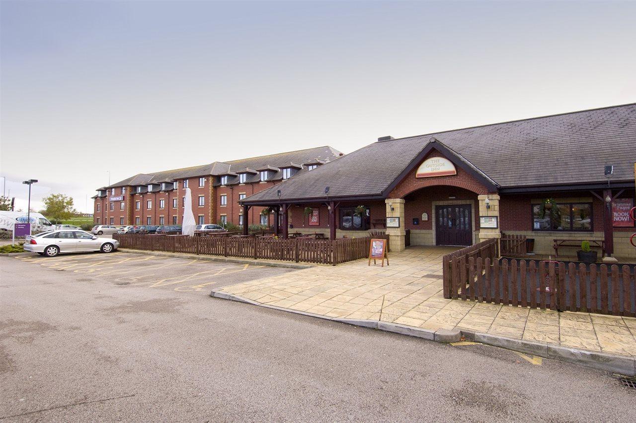 Premier Inn Blackpool East Exterior foto
