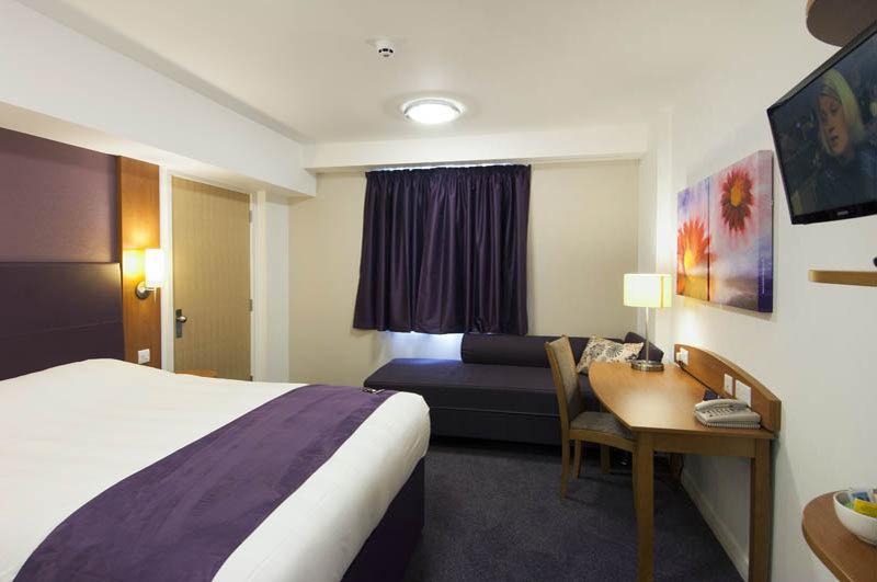 Premier Inn Blackpool East Exterior foto